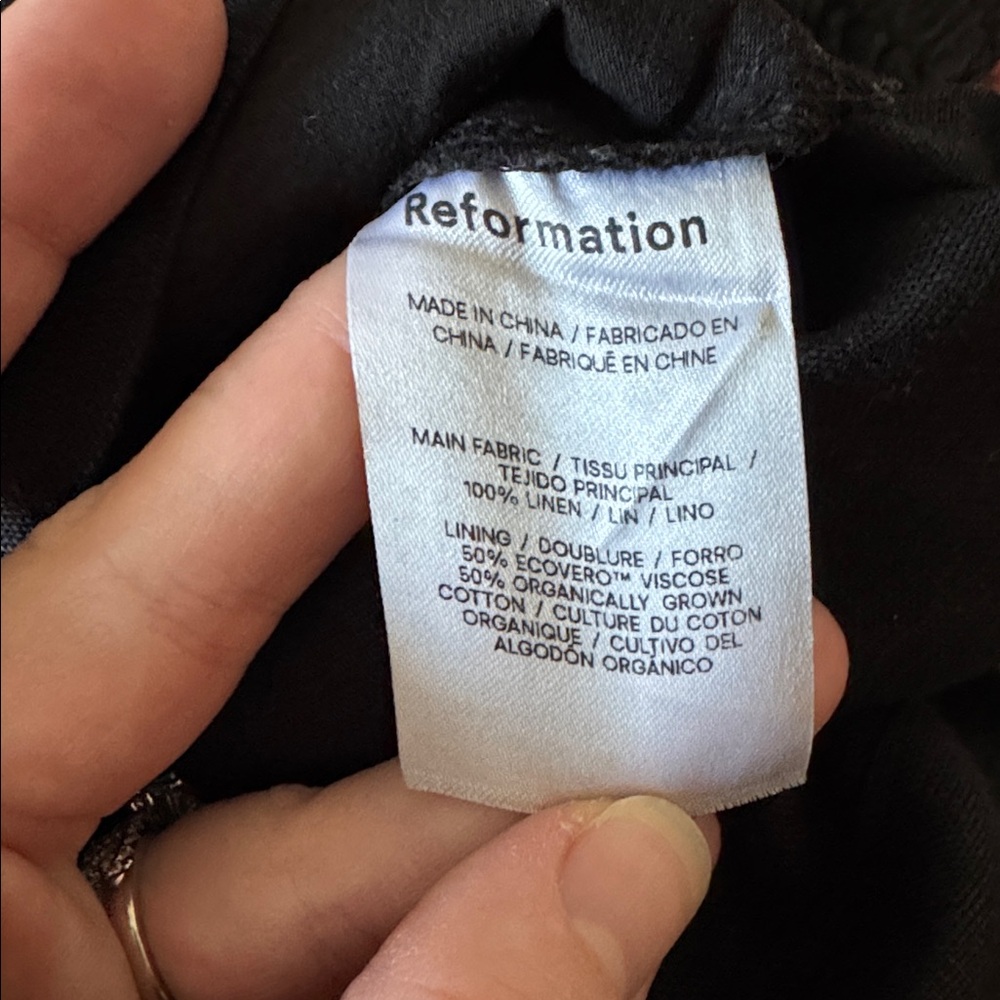 Reformation Mila Black 100% Linen Shorts Small Normcore Summer Staple Vacation - Picture 8 of 9